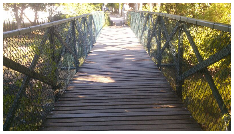 pontes de pedestres, de madeira, localizadas em frente as Ruas Cl�vis Salgado e Amaro Nim Ferreira